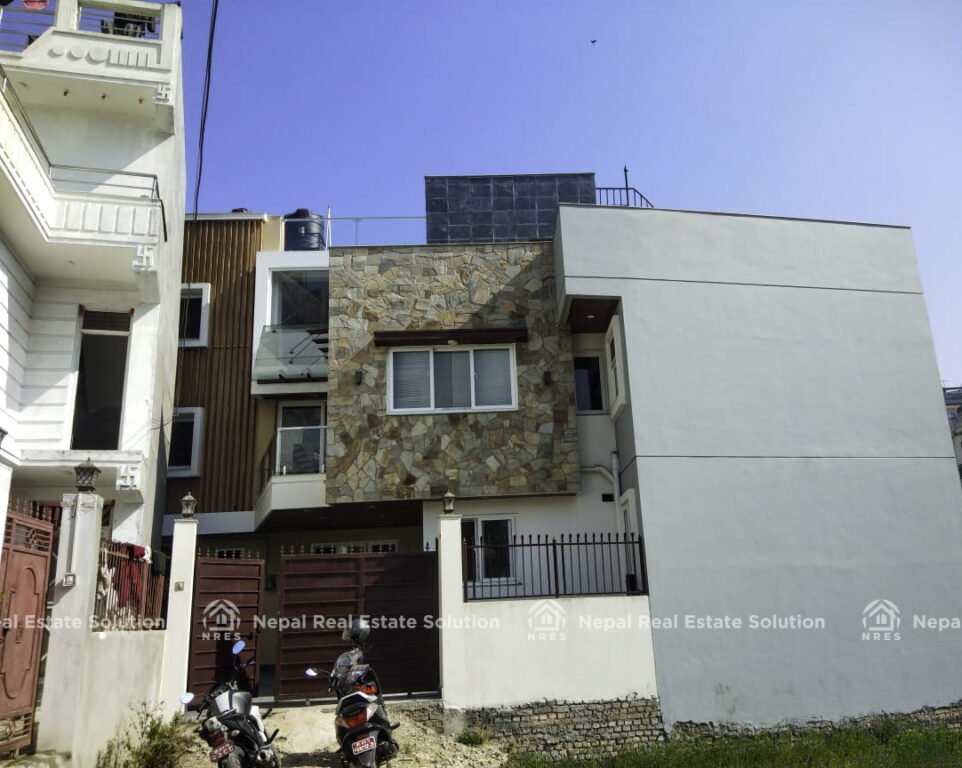 HOUSE FOR SALE IN BHAKTAPUR