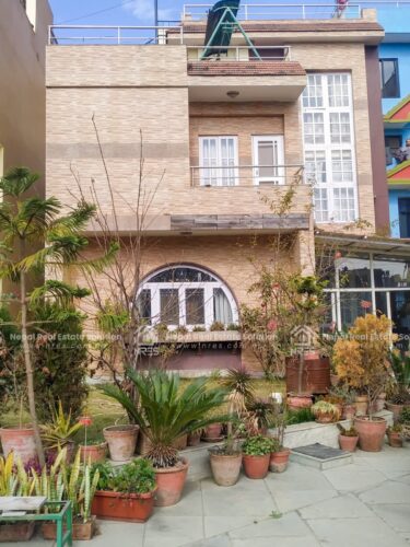 House for sale in hattiban